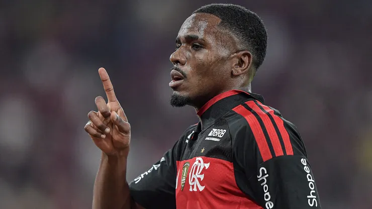 Volante deu a sua opinião - Foto: Thiago Ribeiro/AGIF.