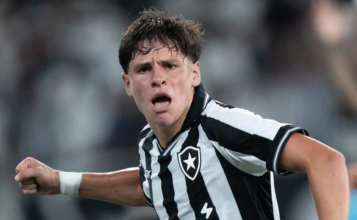 Botafogo aceita vender Álvaro Montoro após Copa do Mundo e Palmeiras precisa desembolsar R$ 175 milhões