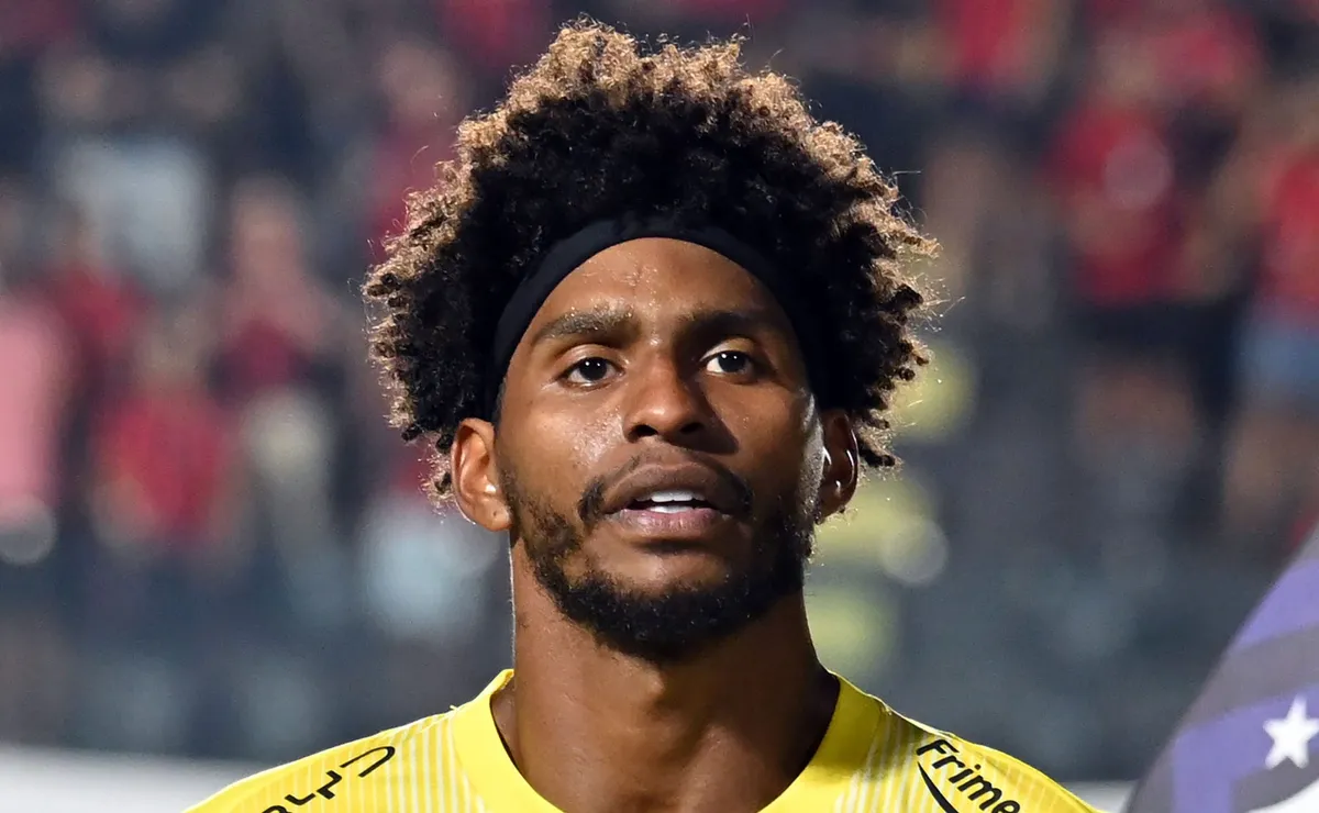 Hugo fala sobre sonho de disputar a Copa do Mundo: “Continuar lutando para desenvolver melhor futebol”