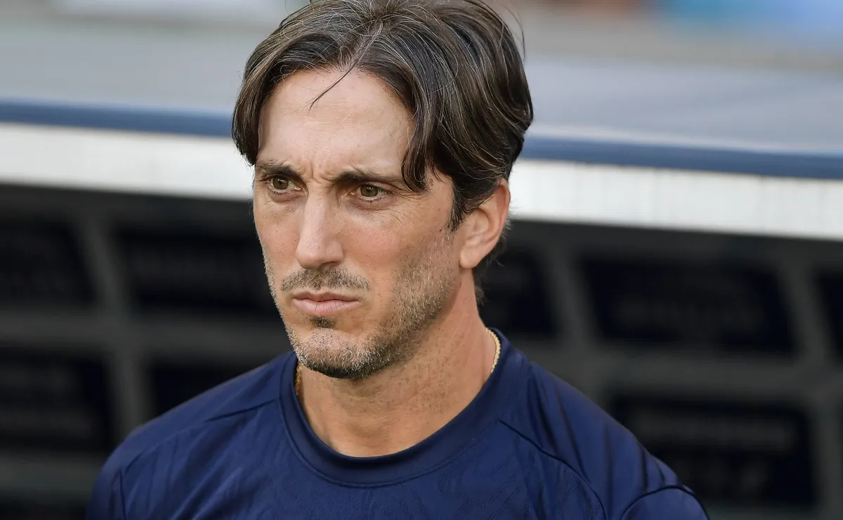Zubeldía lamenta derrota do Fluminense e explica mudanças na equipe