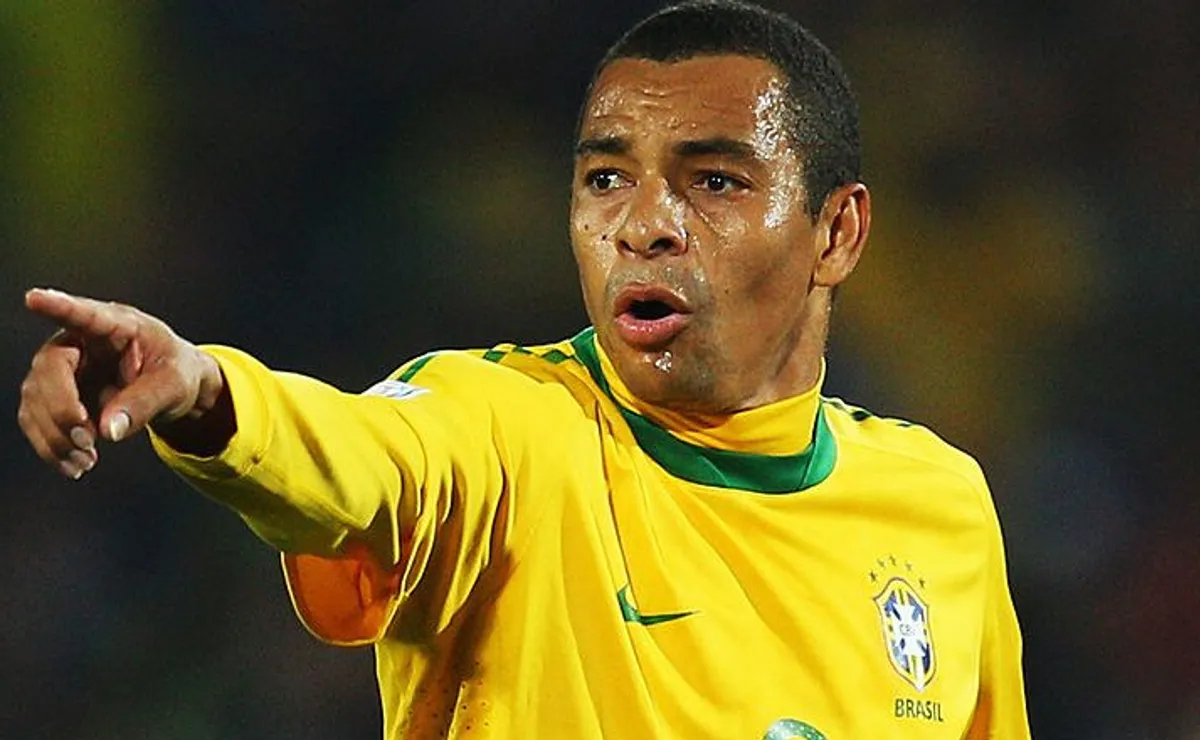 Gilberto Silva alerta para risco na Seleção com jogadores fora do ideal