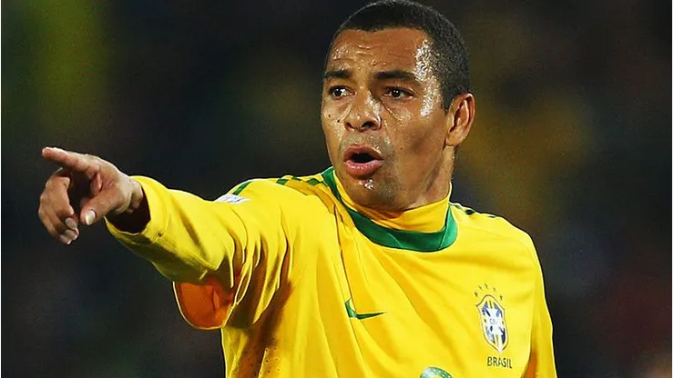 Gilberto Silva em ação pela Seleção Brasileira - (Photo by Cameron Spencer/Getty Images)