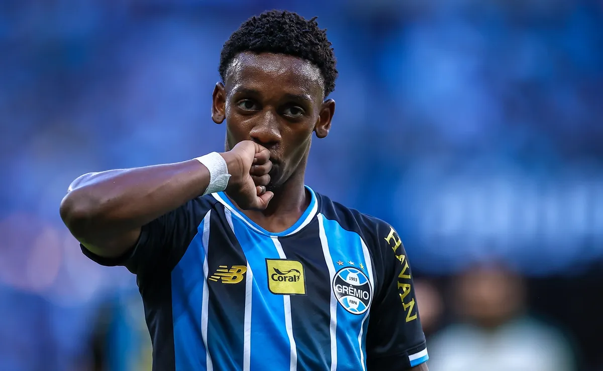 Shakhtar Donetsk retoma negociação com o Grêmio por Gabriel Mec e promete proposta nos próximos dias
