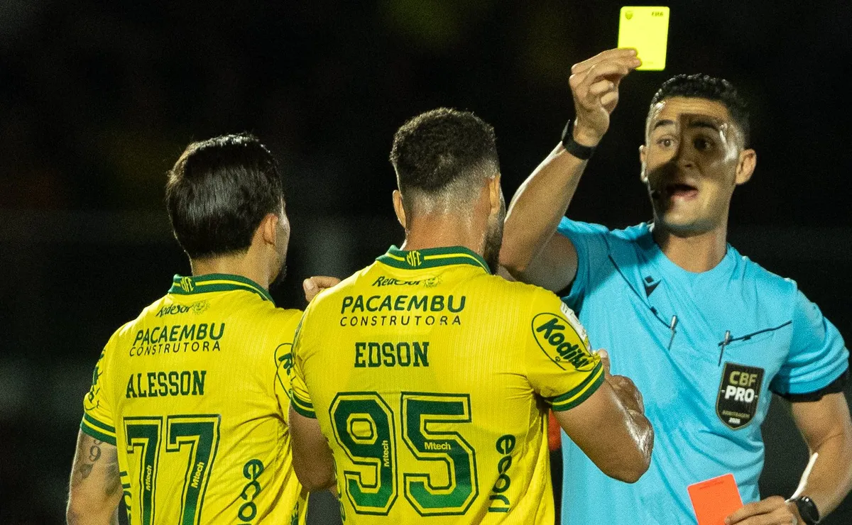 CBF divulga áudio do VAR sobre cartão vermelho cancelado pela arbitragem em Mirassol x Corinthians