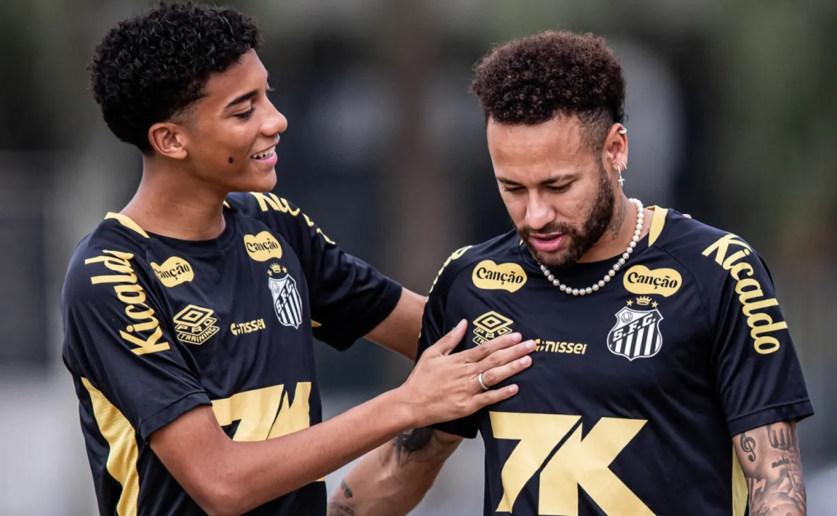 Neymar e Robinho Jr. esfriam polêmica e jantam juntos no hotel do Santos
