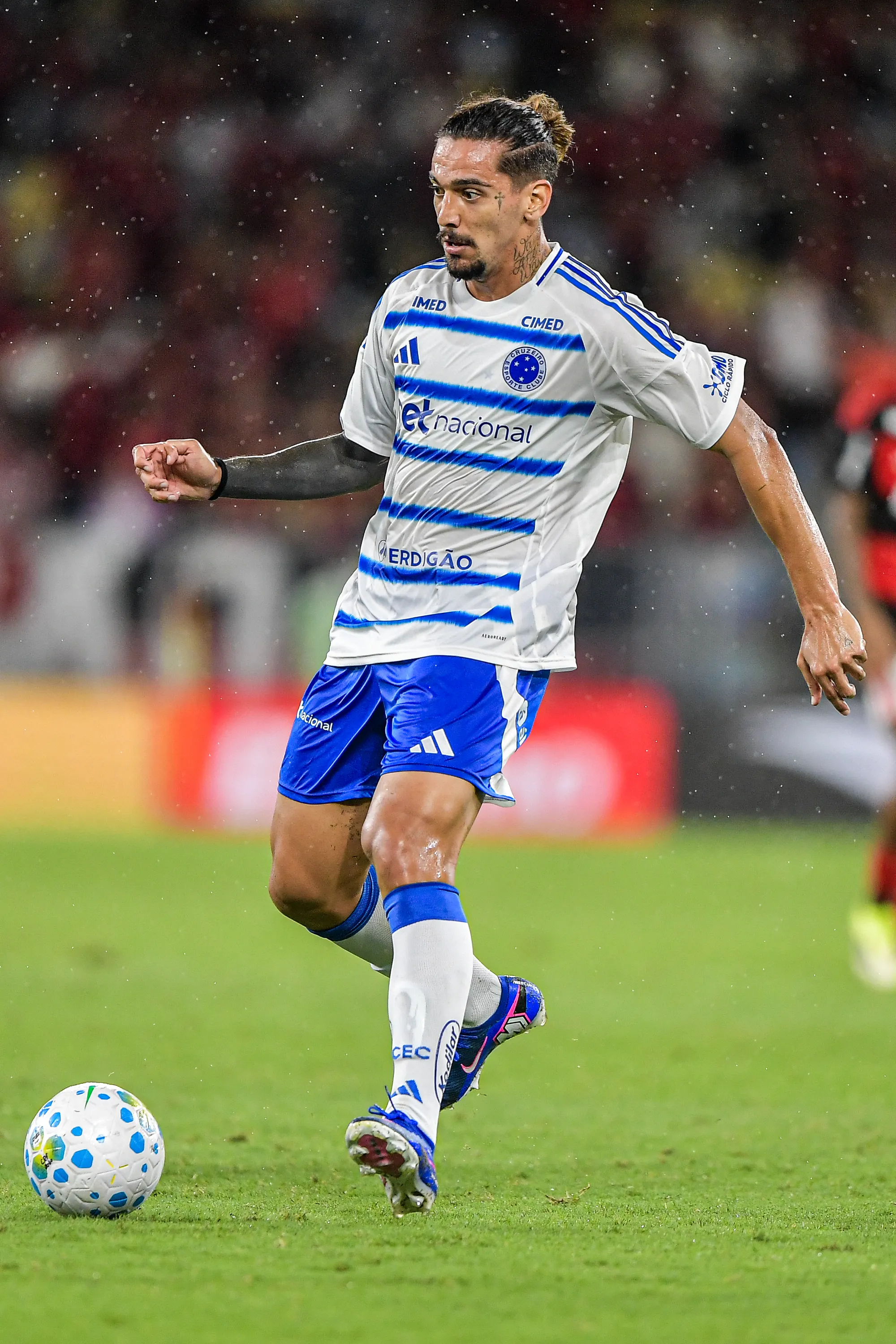 Chico da Costa foi relacionado por Artur Jorge para partida decisiva do Cruzeiro em Santiago pela Libertadores – Foto: Thiago Ribeiro/AGIF