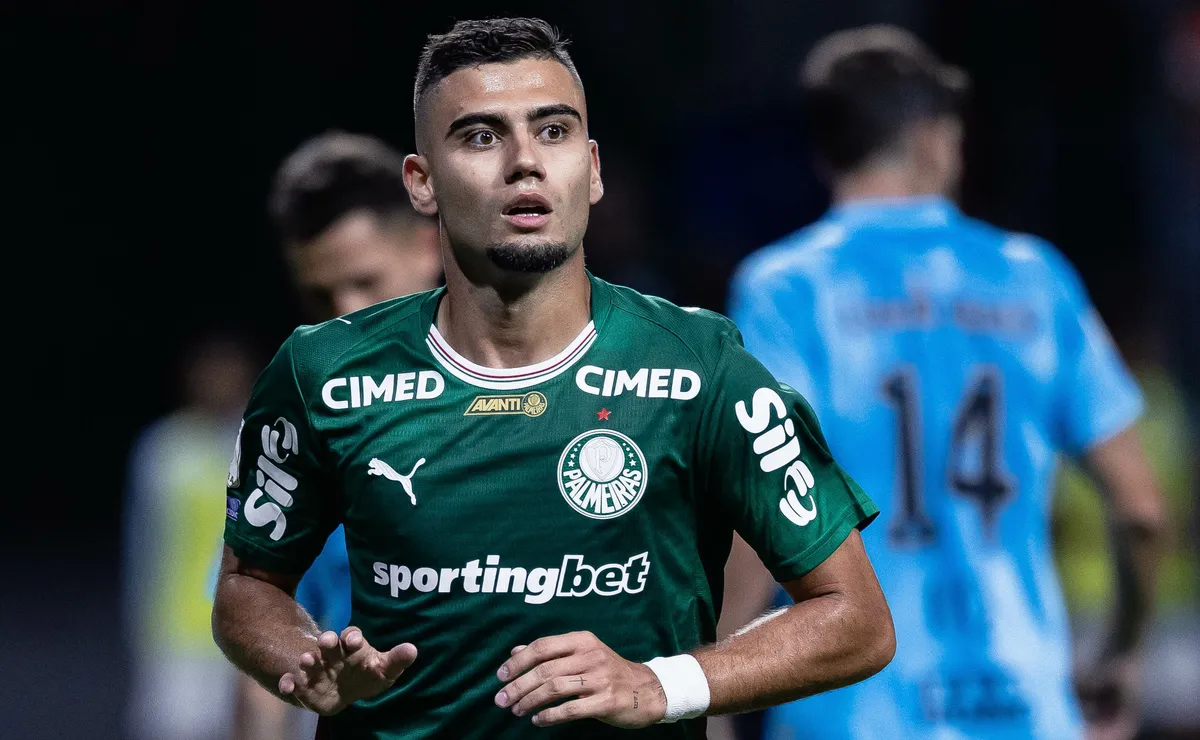 Sporting Cristal x Palmeiras: Andreas Pereira supera Leandro Sosa e lidera comparativo dos camisas 8
