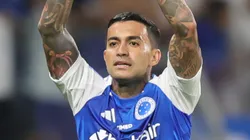 Dudu jogador do Cruzeiro comemora seu gol durante partida contra o Mirassol no estadio Mineirao pelo campeonato Brasileiro A 2025. Foto: Gilson Lobo/AGIF