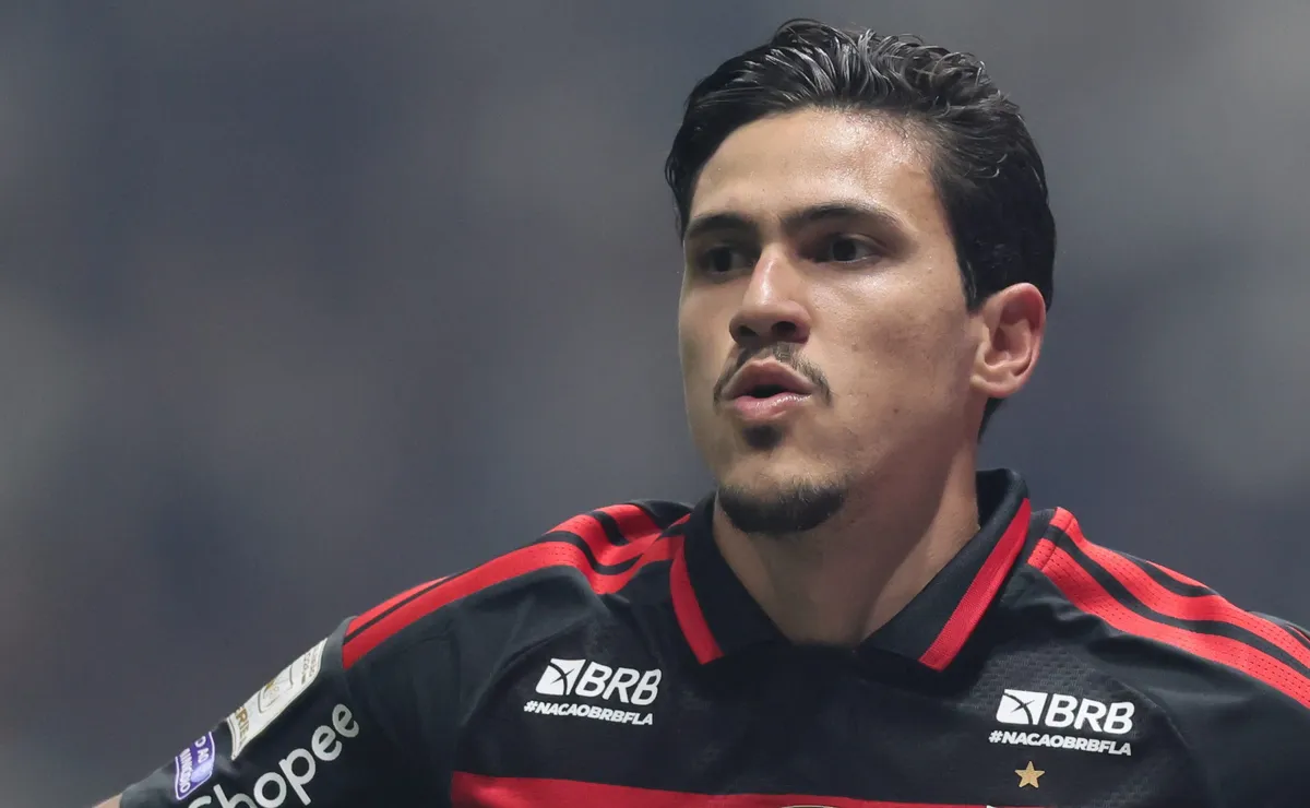 Pedro bate marca da temporada passada pelo Flamengo e cresce entre artilheiros do Brasil