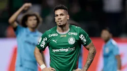 Paulinho no jogo que retornou aos gramados