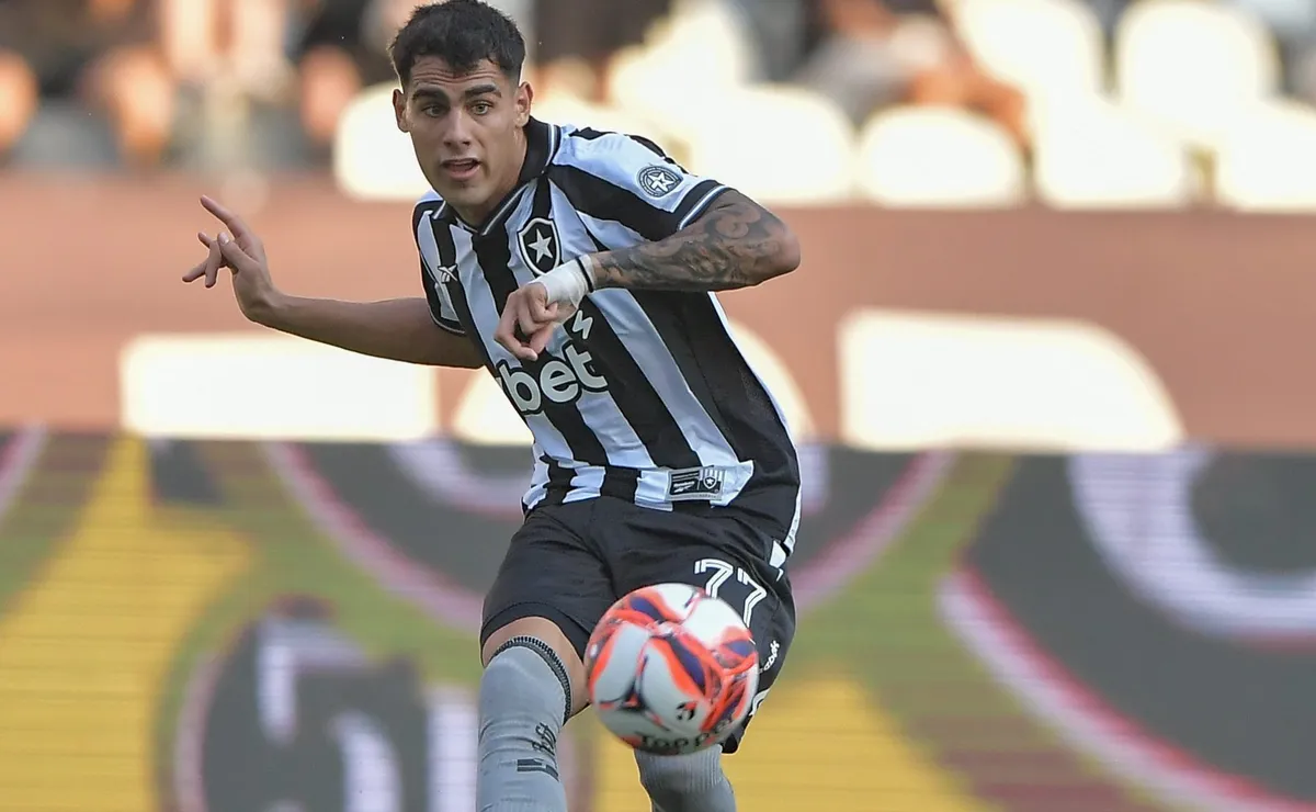 Contratação mais cara do Botafogo em 2026, Lucas Villalba completa cinco jogos seguidos sem atuar