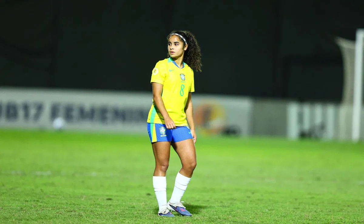 Carol Melo exalta técnica da Seleção Sub-17 antes da semifinal: “É um grupo muito técnico”