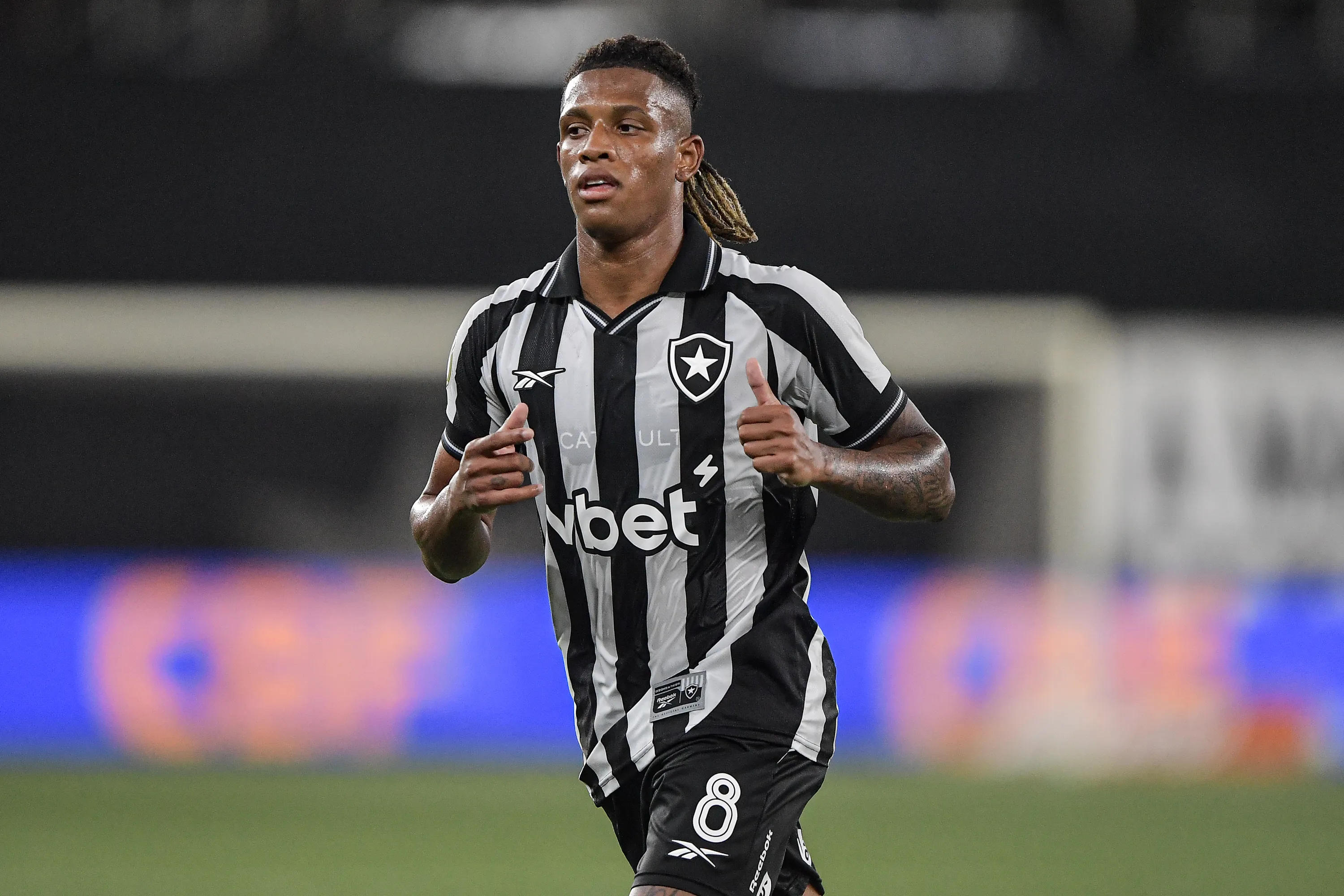 Volante é um dos destaques do Botafogo. Foto: Thiago Ribeiro/AGIF