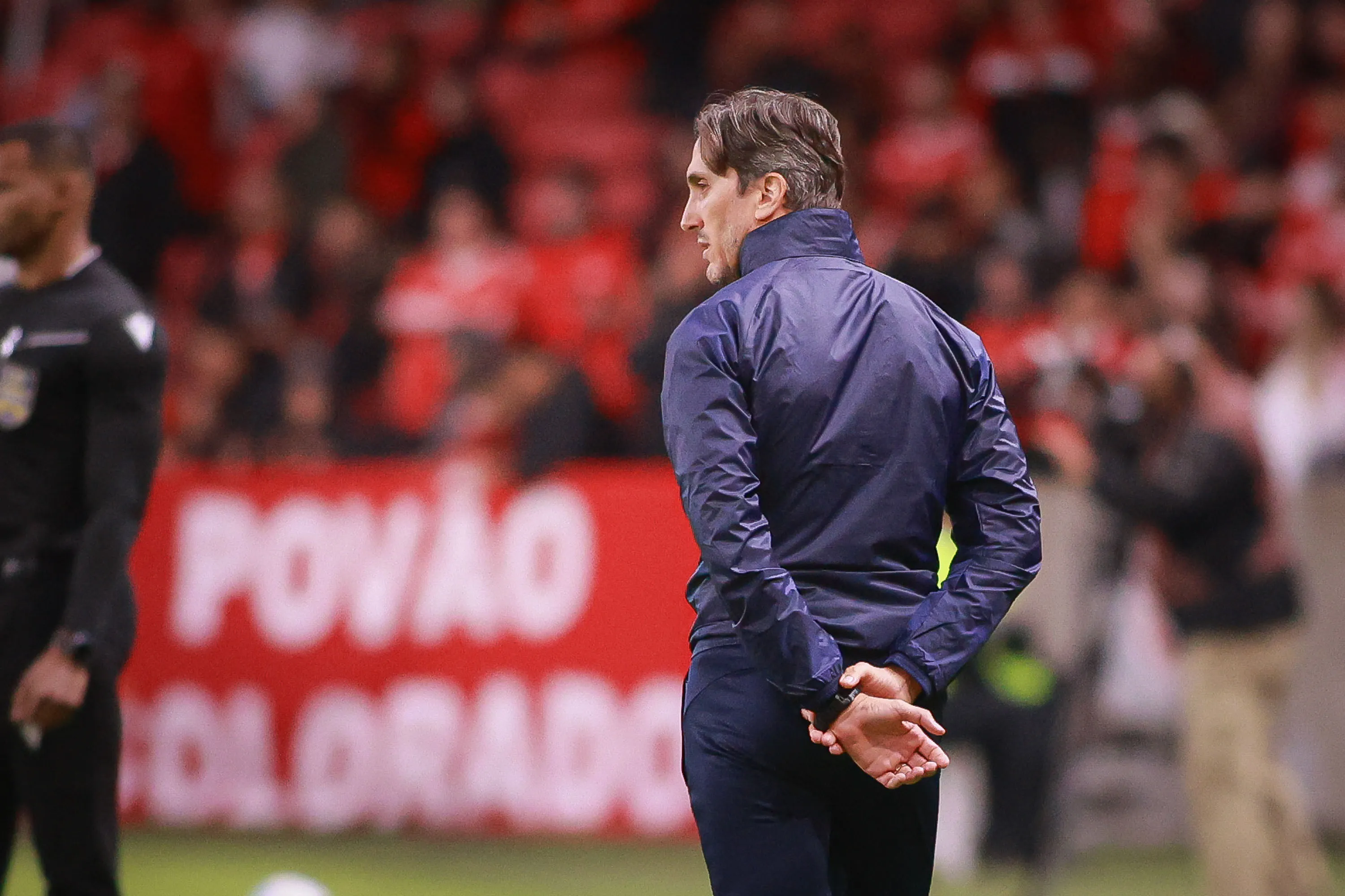 Luiz Zubeldia tecnico do Fluminense durante partida contra o Internacional no estadio Beira-Rio pelo campeonato Brasileiro A 2026. Foto: Maxi Franzoi/AGIF