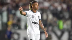 Danilo durante jogo pelo Botafogo. Foto: Thiago Ribeiro/AGIF