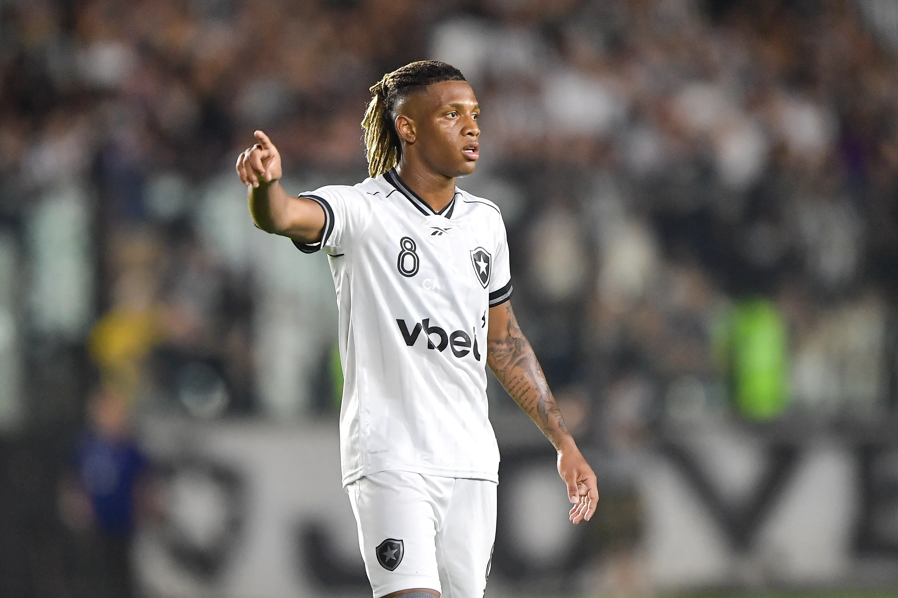 Danilo durante jogo pelo Botafogo. Foto: Thiago Ribeiro/AGIF