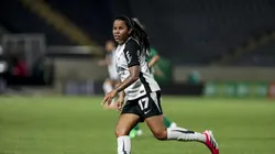 Vic Albuquerque em campo pelo Corinthians - Foto: Marco Miatelo/AGIF