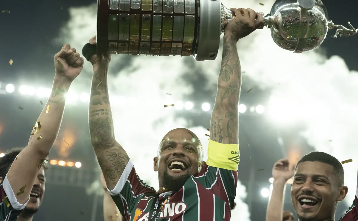 Felipe Melo vira nome interno para substituir Zubeldía no Fluminense