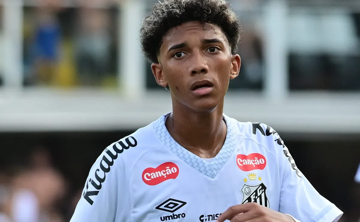 Santos pode emprestar Robinho Jr. após polêmica com Neymar, diz canal