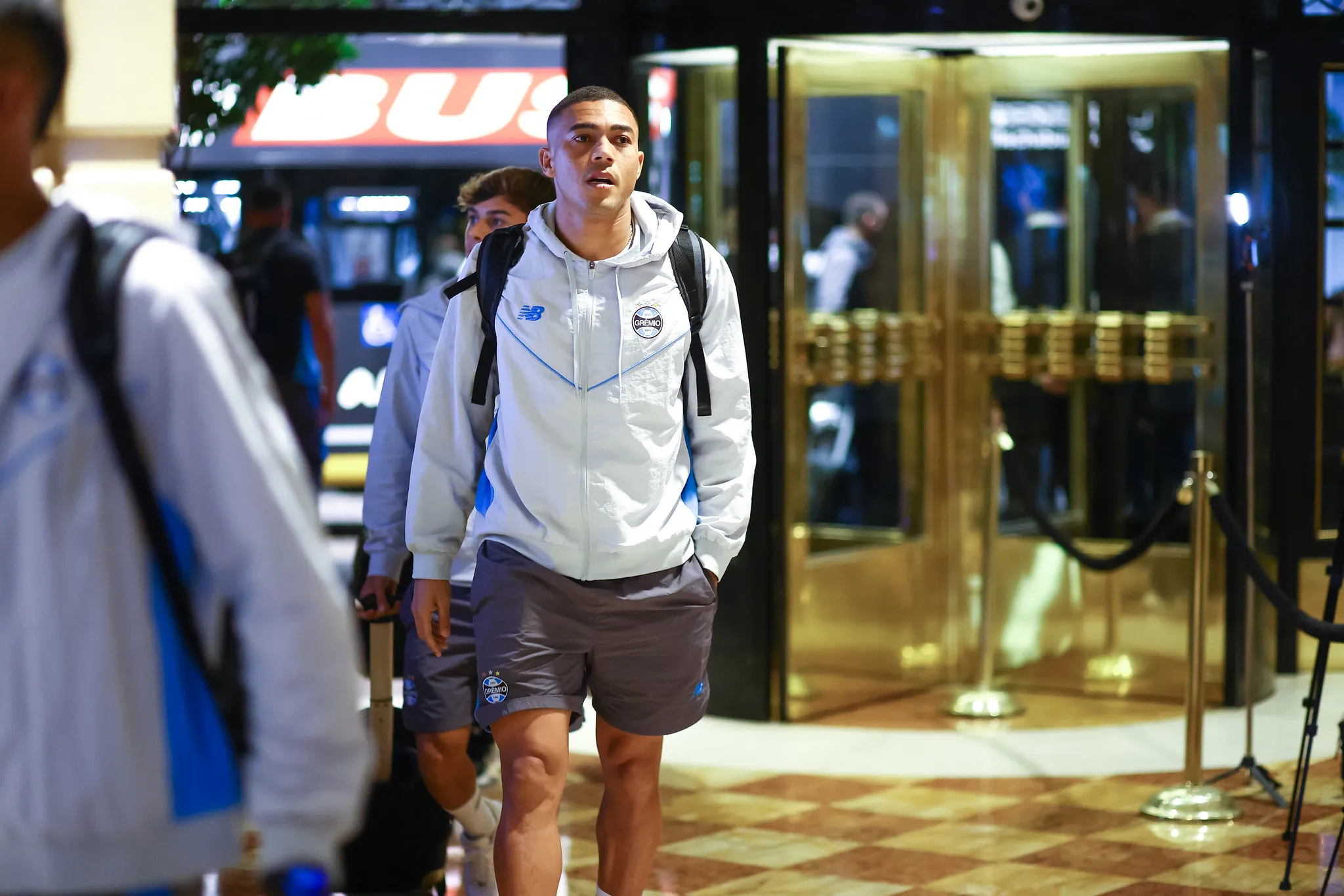 Carlos Vinicius retorna após cumprir suspensão – Foto: Lucas Uebel/Grêmio FBPA