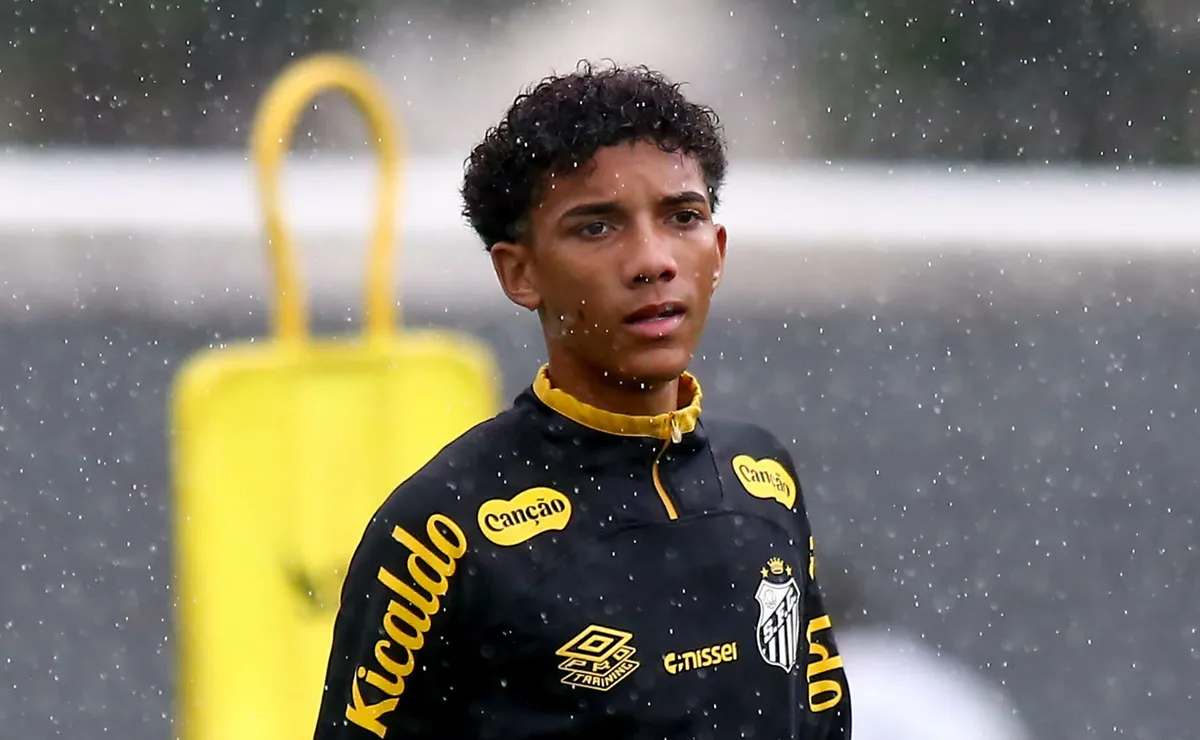 Robinho Jr e Neymar causam desconforto interno no elenco do Santos