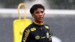 Robinho Jr vive drama no Santos.