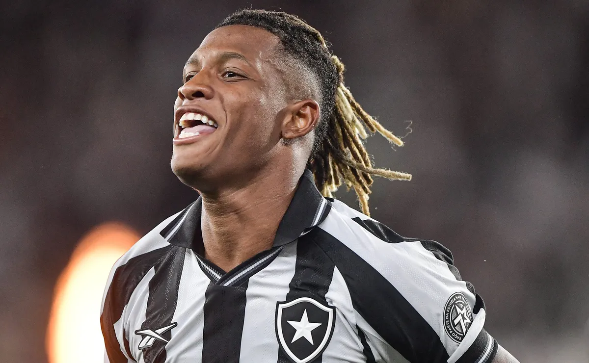 Manchester United prepara chapéu no Palmeiras pelo volante Danilo