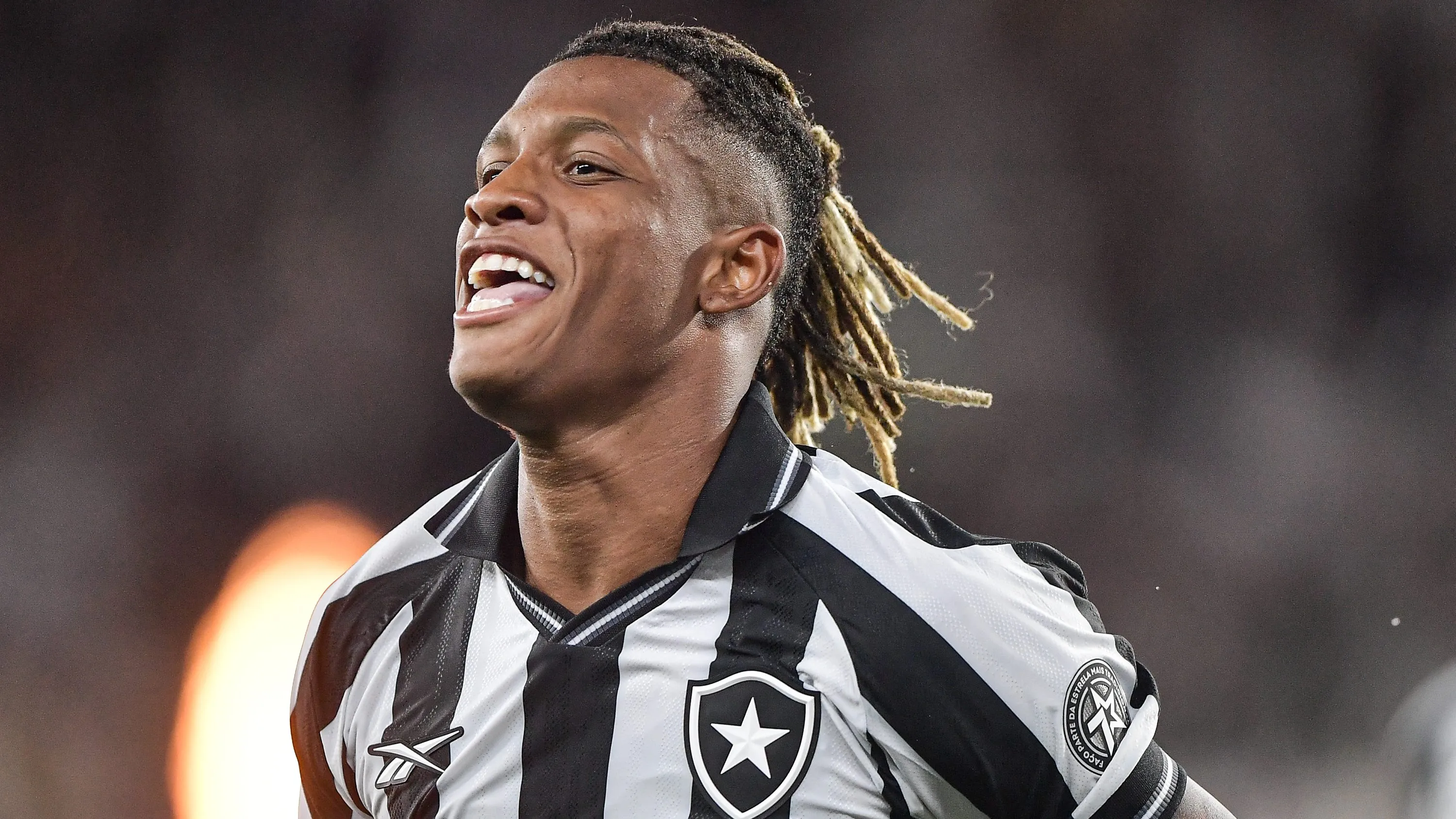 Danilo - Foto: Thiago Ribeiro/AGIF.