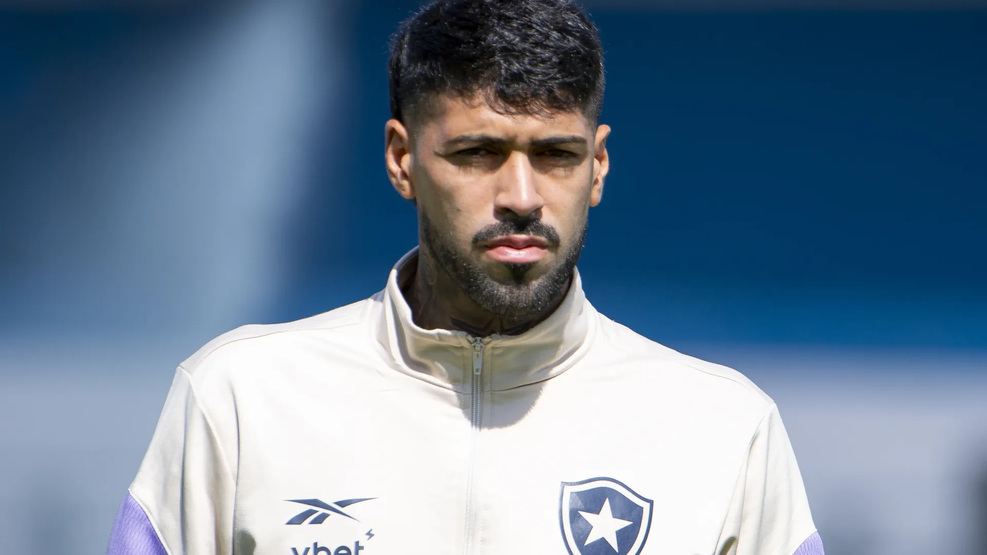 Alexander Barboza está de saída do Botafogo – Foto: Anderson Romão/AGIF