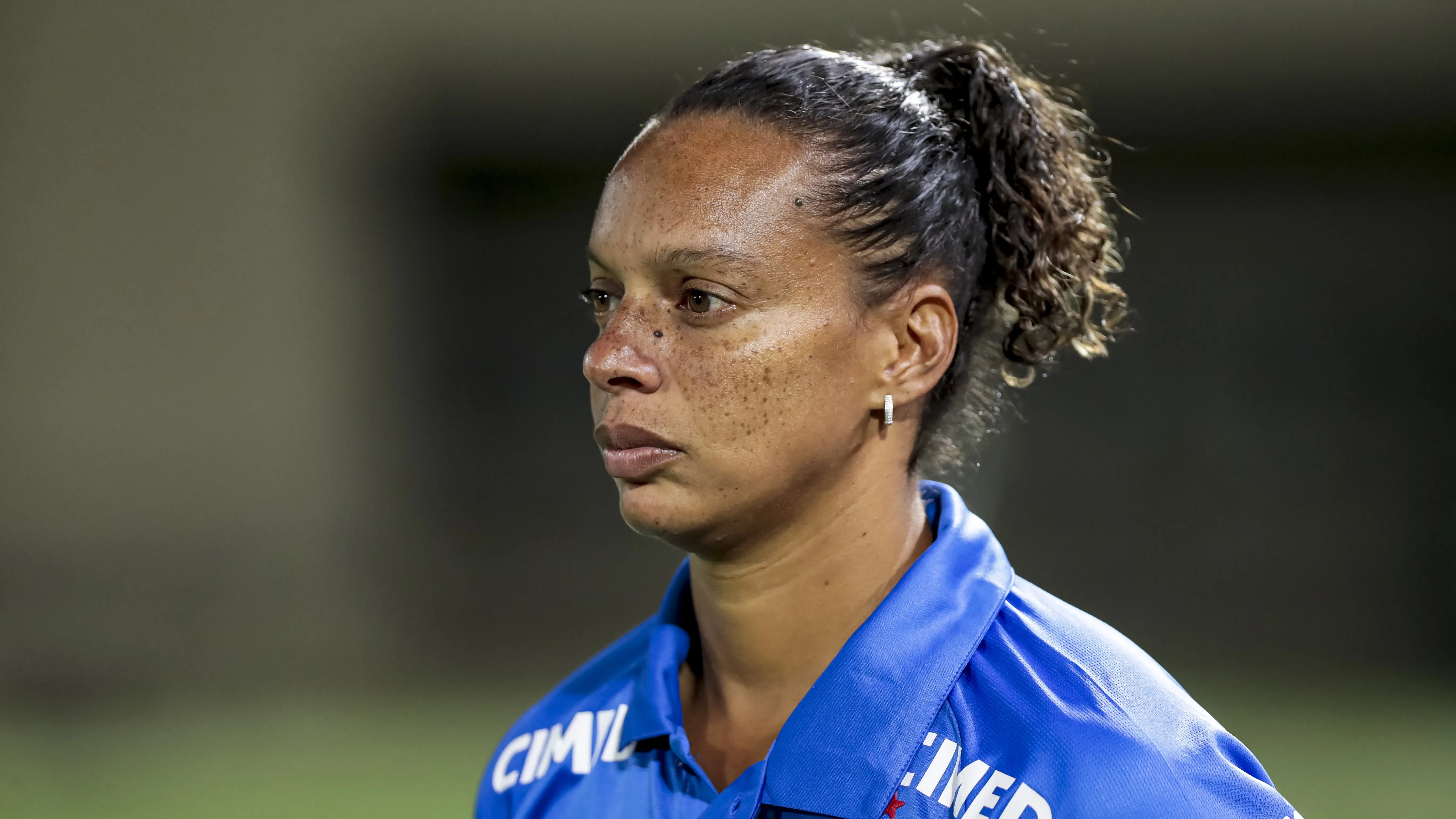 Treinadora Rosana Augusto em jogo contra o Flamengo