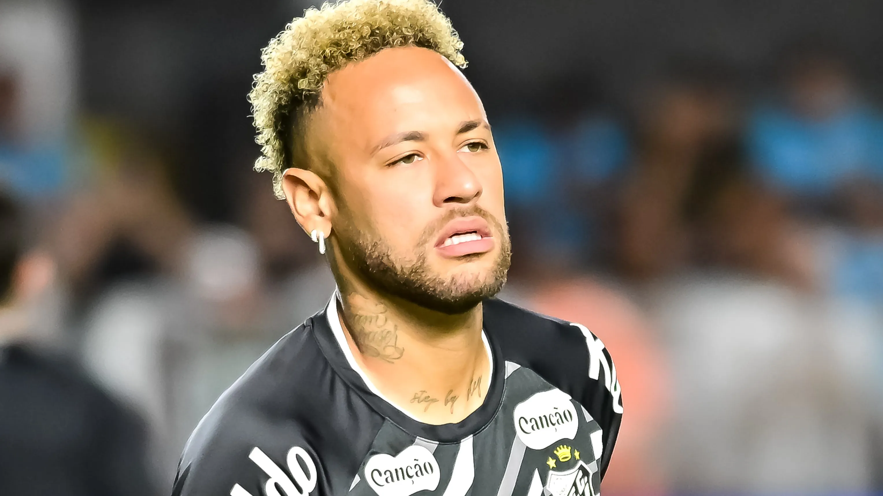 Neymar está cada vez mais distante da convocação. Foto: Jota Erre/AGIF