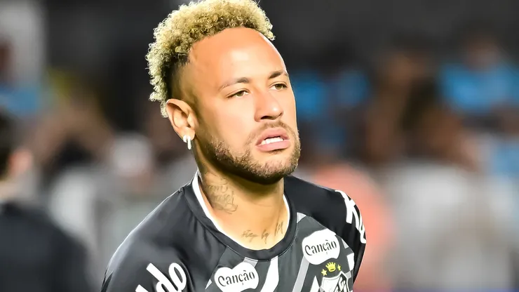 Neymar está cada vez mais distante da convocação. Foto: Jota Erre/AGIF