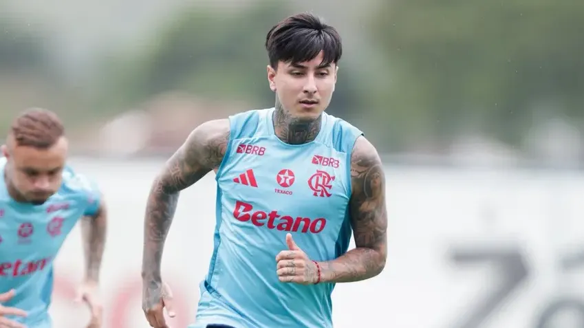 Pulgar evoluiu em recuperação, mas ficou de fora de viagem do Flamengo à Colômbia – Foto: Gilvan de Souza/Flamengo