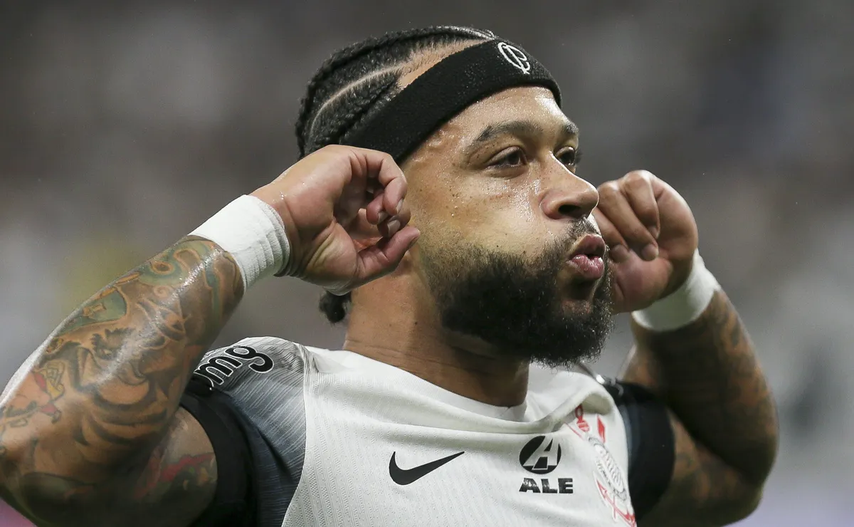 BYD topa bancar metade de novo contrato de Memphis Depay e Corinthians avança por renovação até 2028