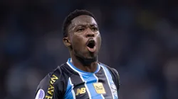 Francis Amuzu jogador do Gremio comemora seu gol durante partida contra o Deportivo Riestra no estadio Arena do Gremio pelo campeonato Copa Sul-Americana 2026. Foto: Maxi Franzoi/AGIF