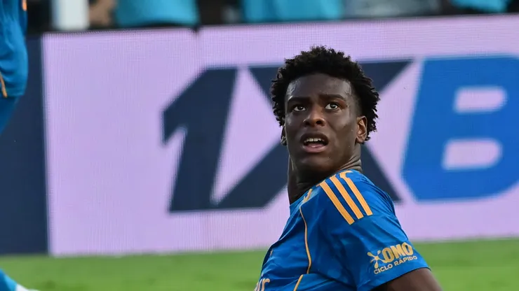Zagueiro durante o jogo contra o Santos
