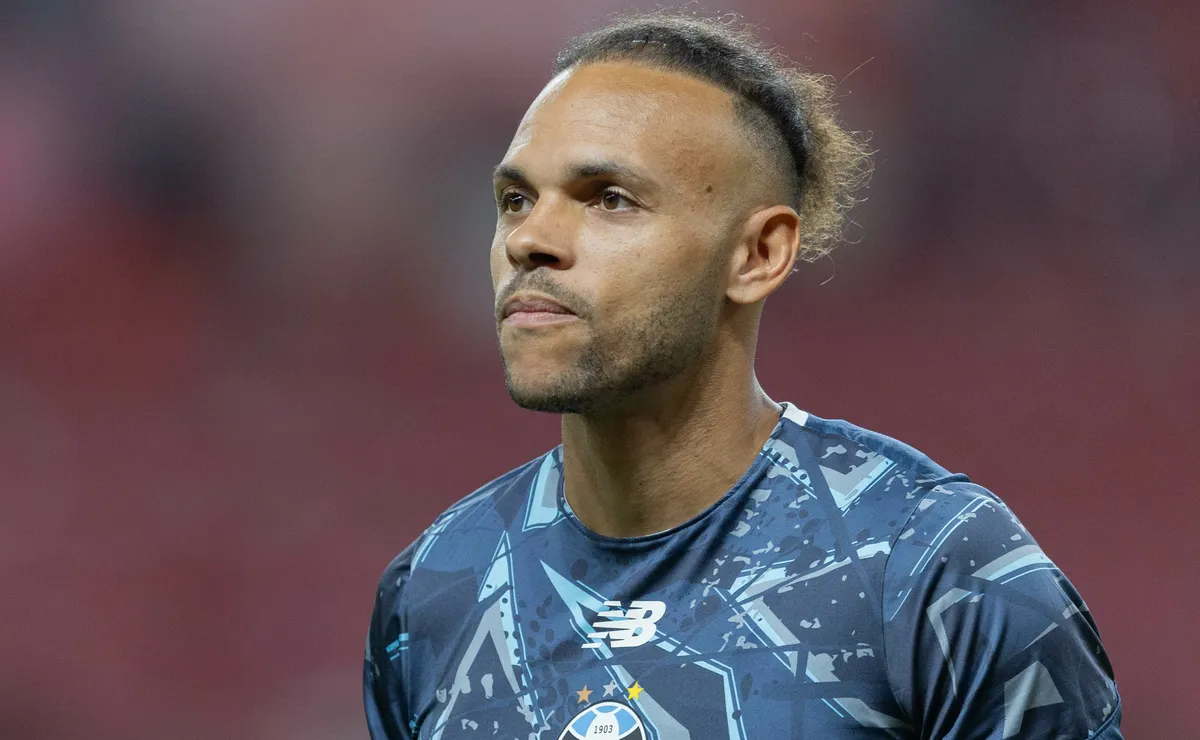 Braithwaite volta a marcar após nove meses e fecha vitória do Grêmio com golaço na Sul-Americana