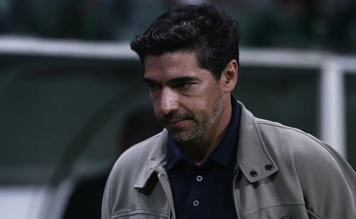 Abel Ferreira revela que gesto obsceno foi para Flaco López