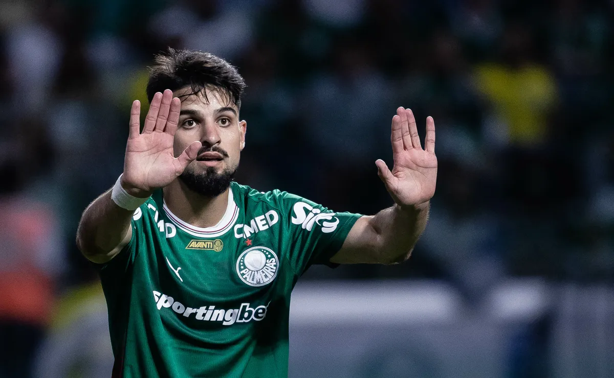 Abel explica gesto com Flaco López e bastidor do Palmeiras surpreende
