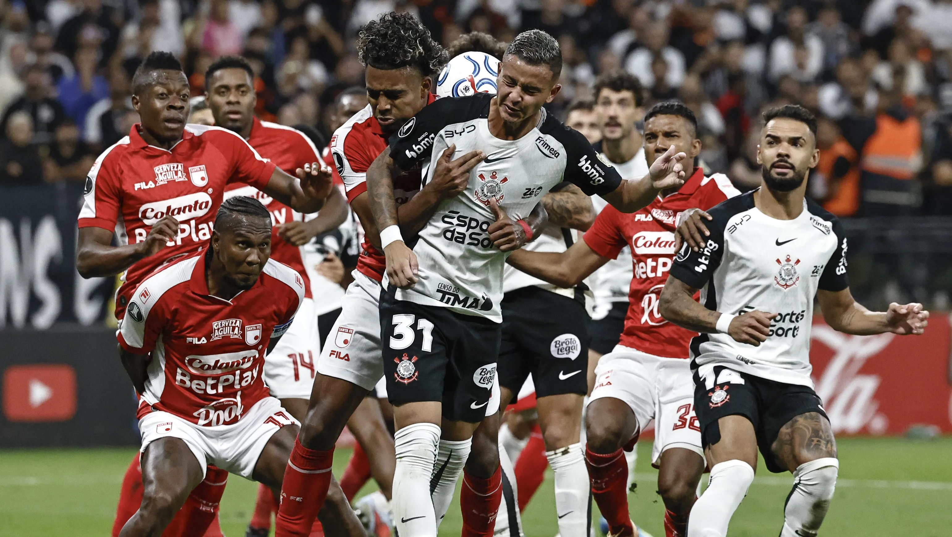 Santa Fe x Corinthians voltam a medir forças. Foto: Alexandre Schneider/Getty Images