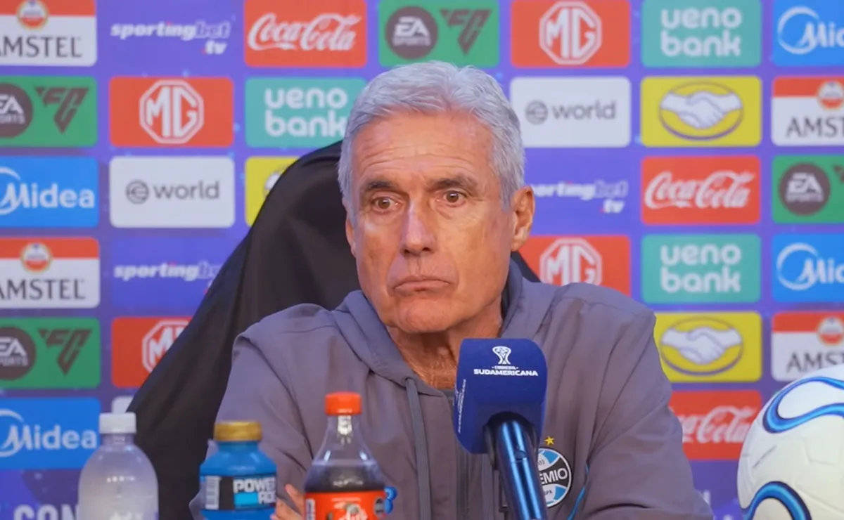 Grêmio vence, lidera o grupo e vê discurso de Luís Castro reforçar caminhos para evolução