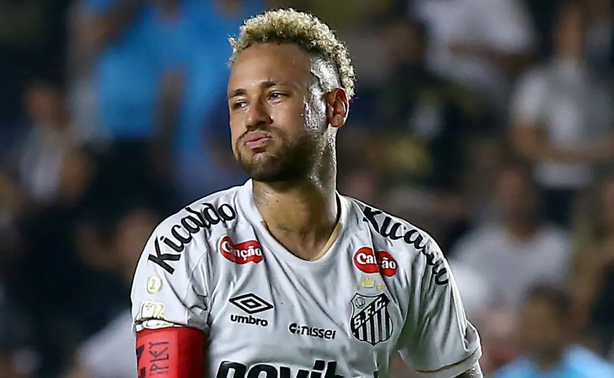 Neymar se arrepende de agressão e pede desculpas a Robinho Jr no Santos: “Acabei me excedendo”