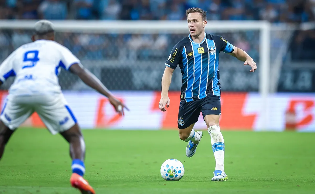 Arthur Antecipando Retorno: Grêmio Encontra Esperança em Jogo Crucial Contra o Flamengo