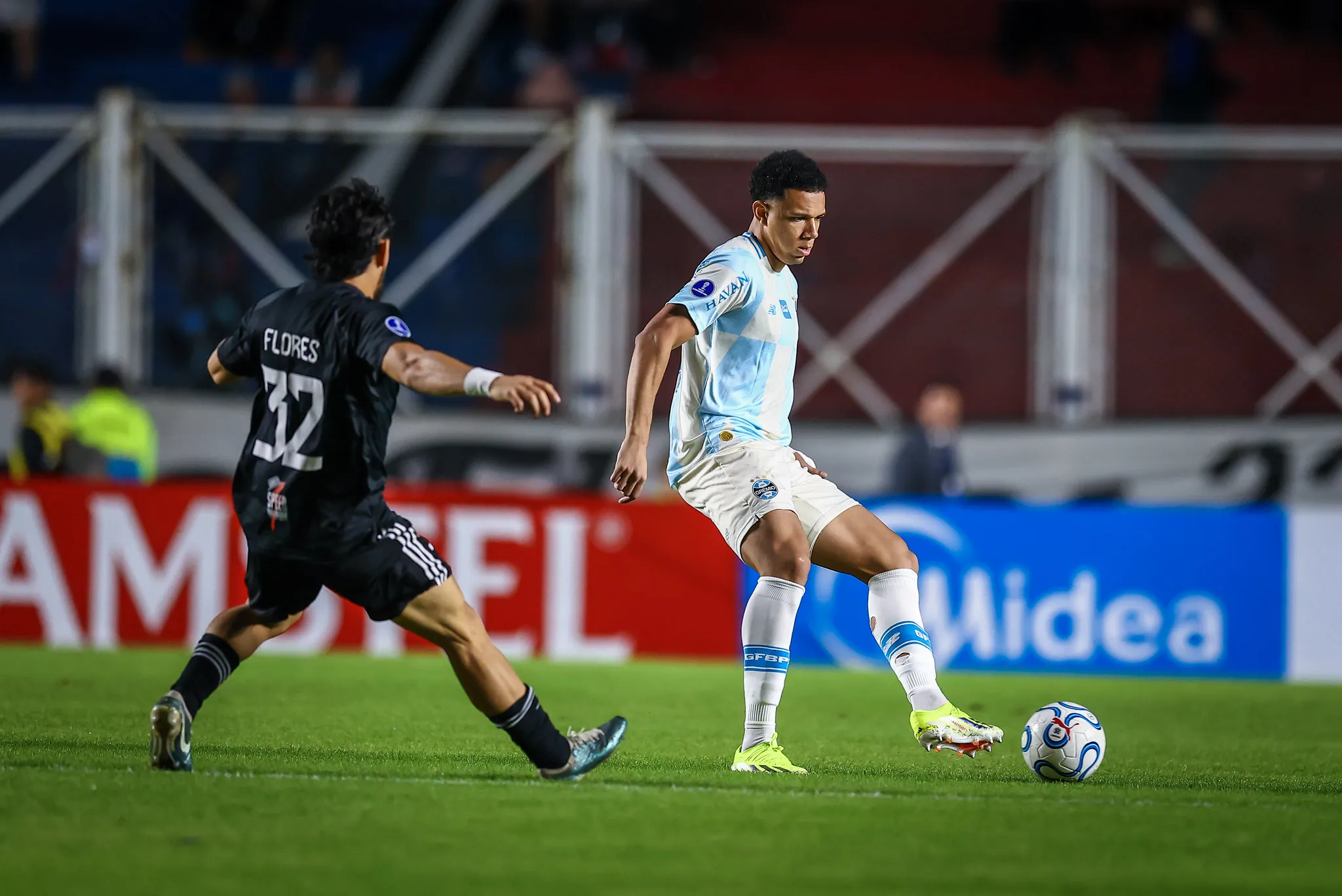 Viery é uma das grandes surpresas com Luis Castro na temporada – Foto: Lucas Uebel/Grêmio FBPA