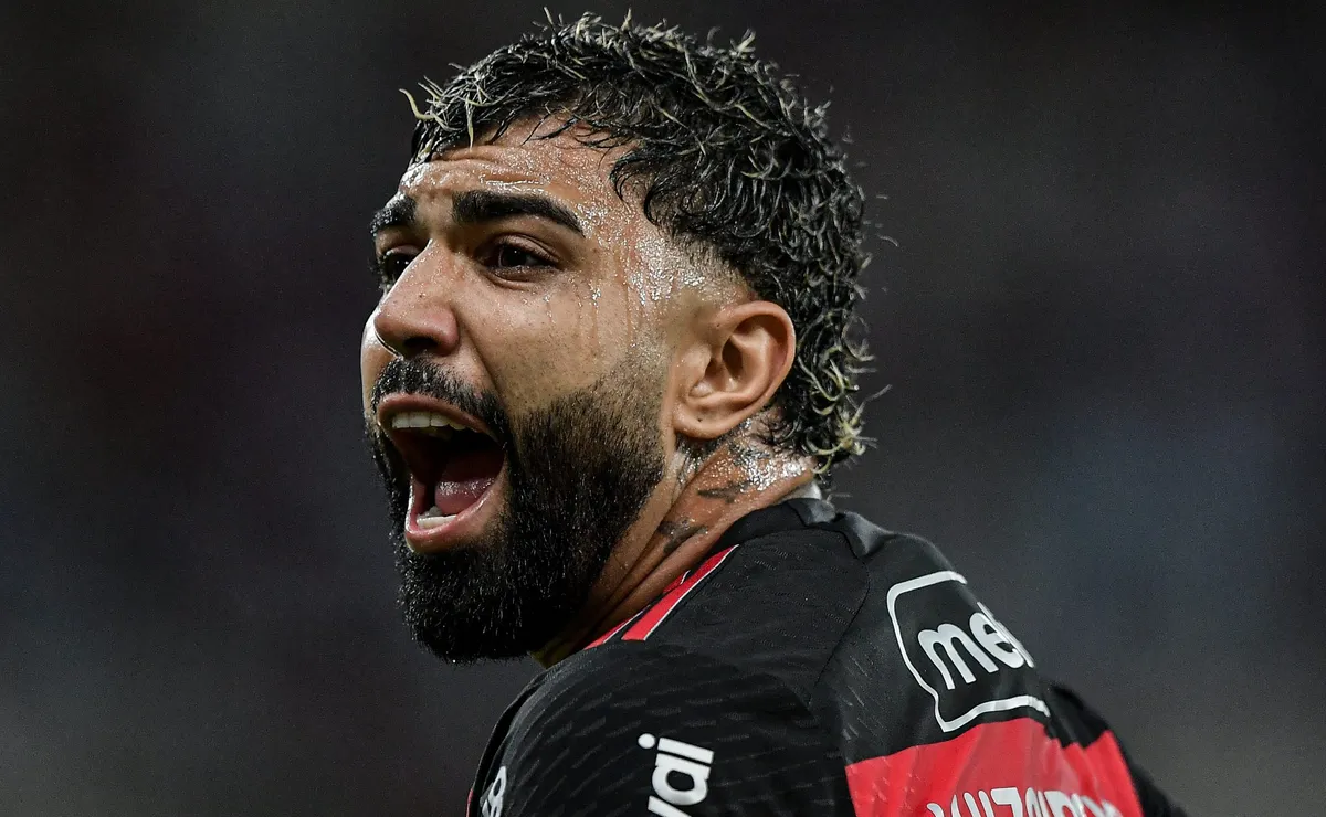 Ex-Flamengo, Gabigol apronta no Santos e acaba gerando problema com Cuca: “Vai ser cobrado por isso”