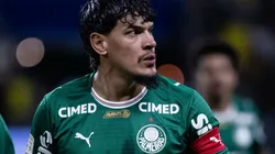 Gustavo Gómez é homenageado no Palmeiras.