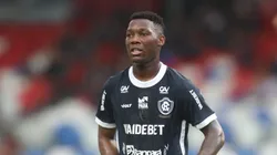 Patrick de Paula jogador do Botafogo emprestado ao Remo durante partida