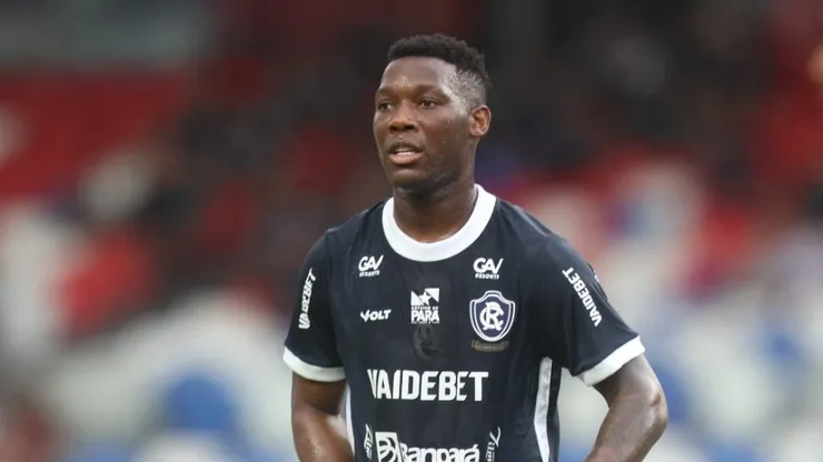 Patrick de Paula jogador do Botafogo emprestado ao Remo durante partida