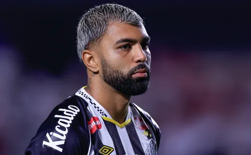 Gabigol jogador do Santos durante partida – Foto: Marcello Zambrana/AGIF