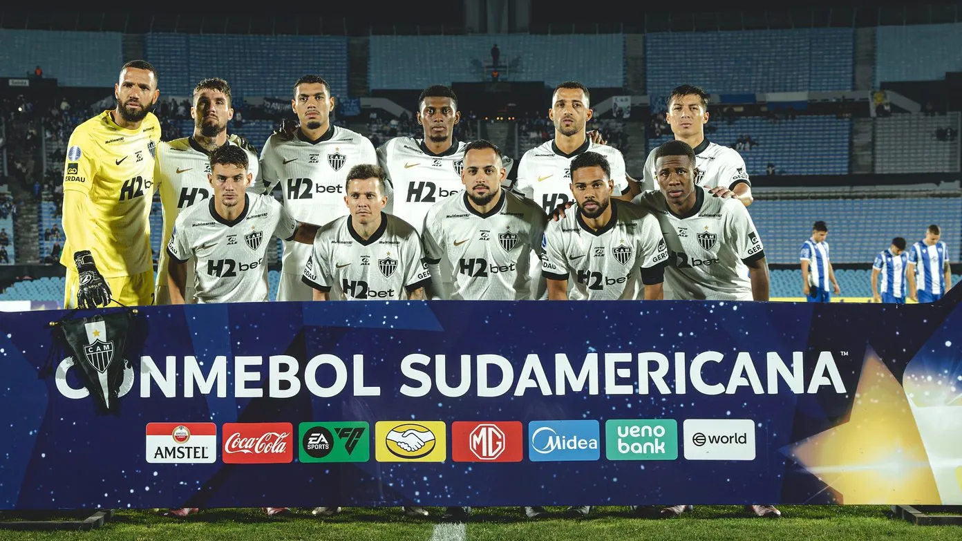 Time titular do Galo que encarou o duelo no Uruguai – Foto: Pedro Souza / Atlético